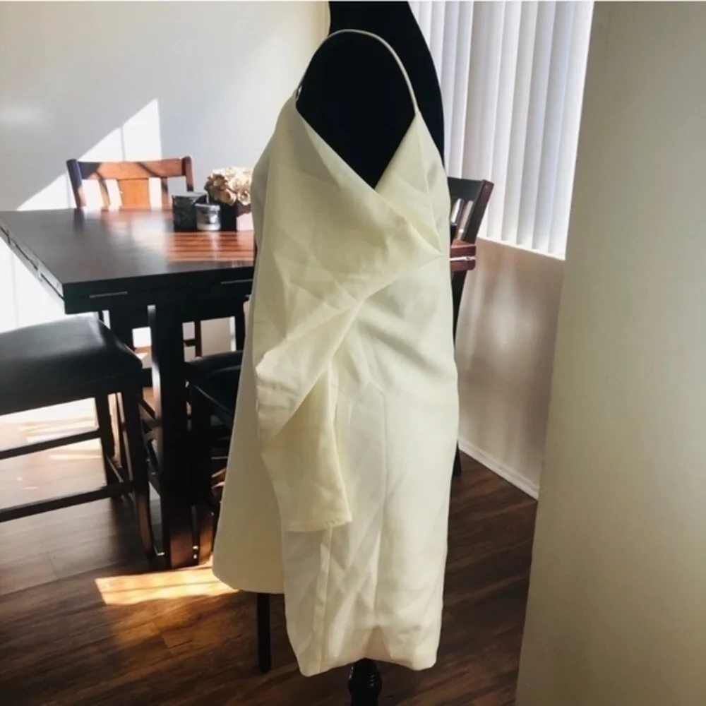 MARE MARE Belle V-Neck Cold-Shoulders Party Dress